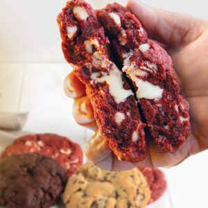 decadentdough, decadent dough, est montreal cookies_red velvet 2 chocolate chip cookies west island motreal cookies