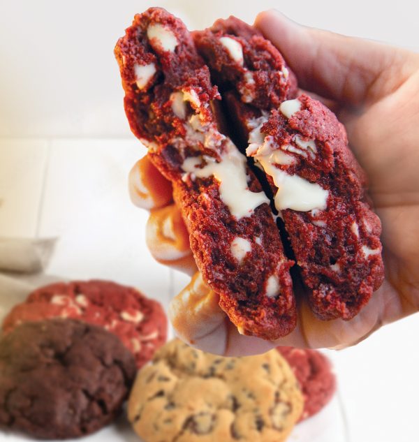 decadentdough, decadent dough, est montreal cookies_red velvet 2 chocolate chip cookies west island motreal cookies